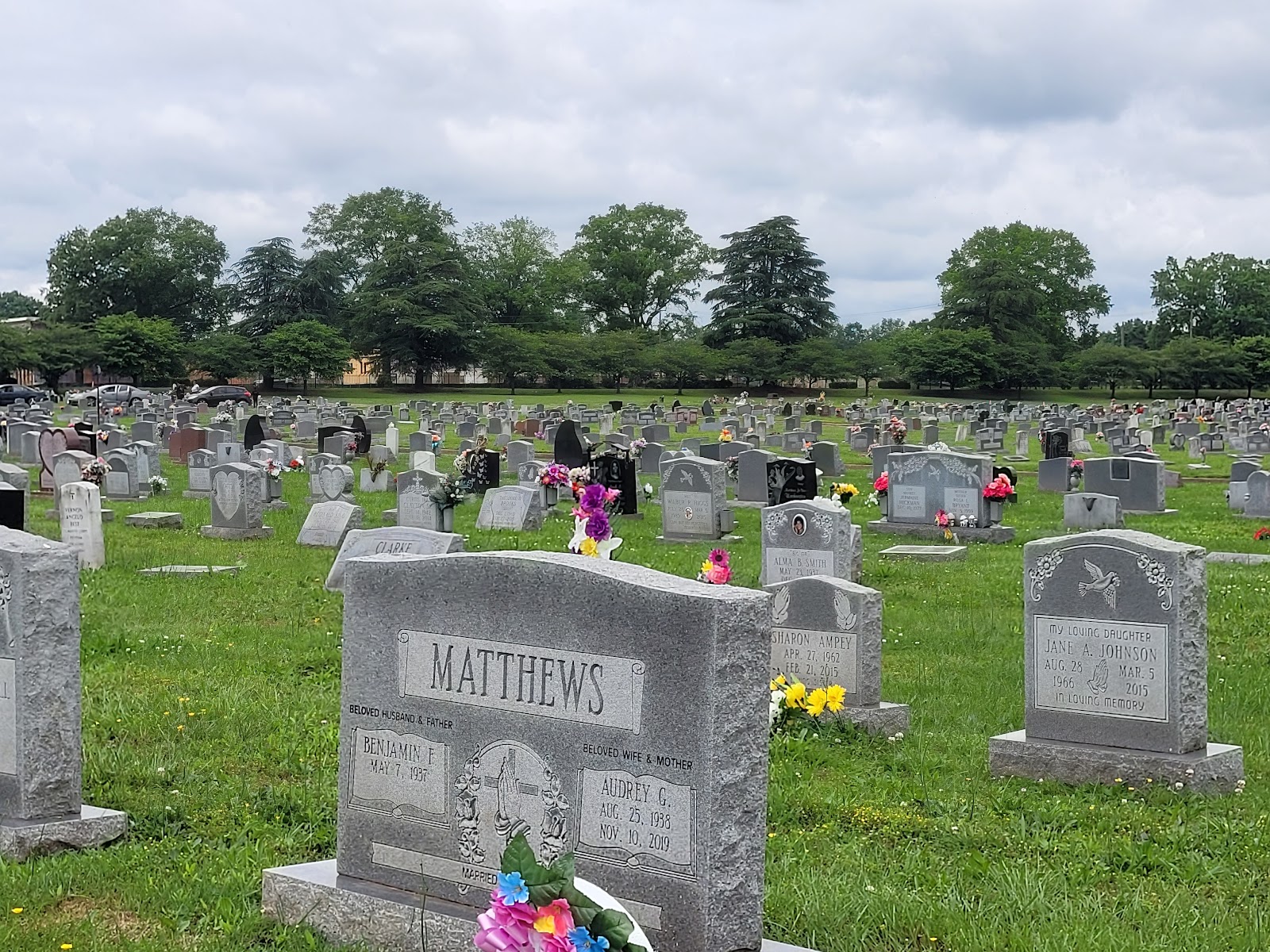 Oakwood Cemetery headstone and grounds