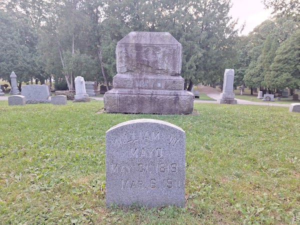 Oakwood Cemetery grounds
