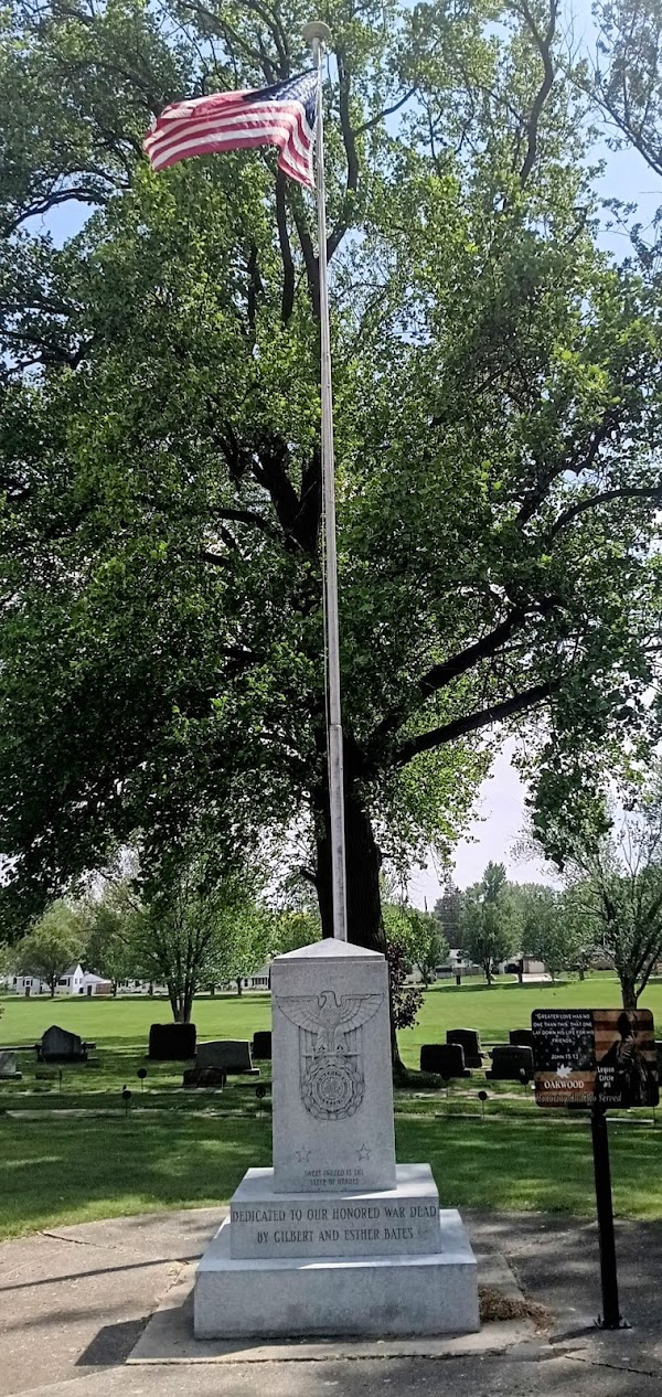 Oakwood Cemetery grounds