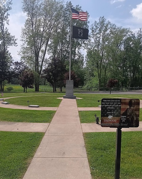 Oakwood Cemetery grounds