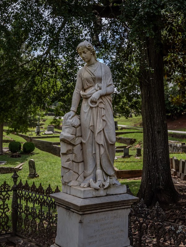 Oconee Hill Cemetery grounds