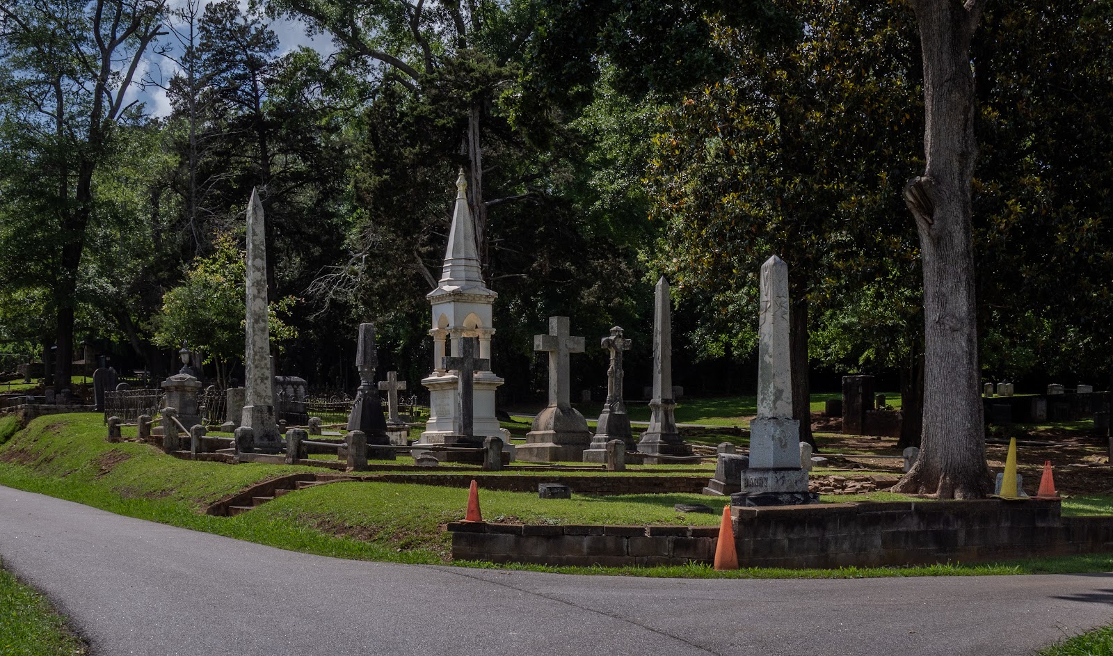 Oconee Hill Cemetery