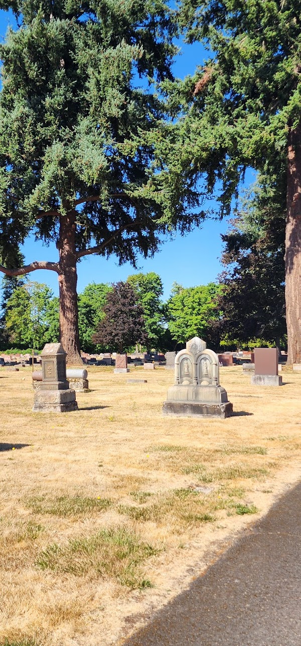 Odd Fellows Cemetery grounds