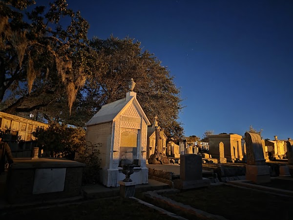 Odd Fellows Rest grounds