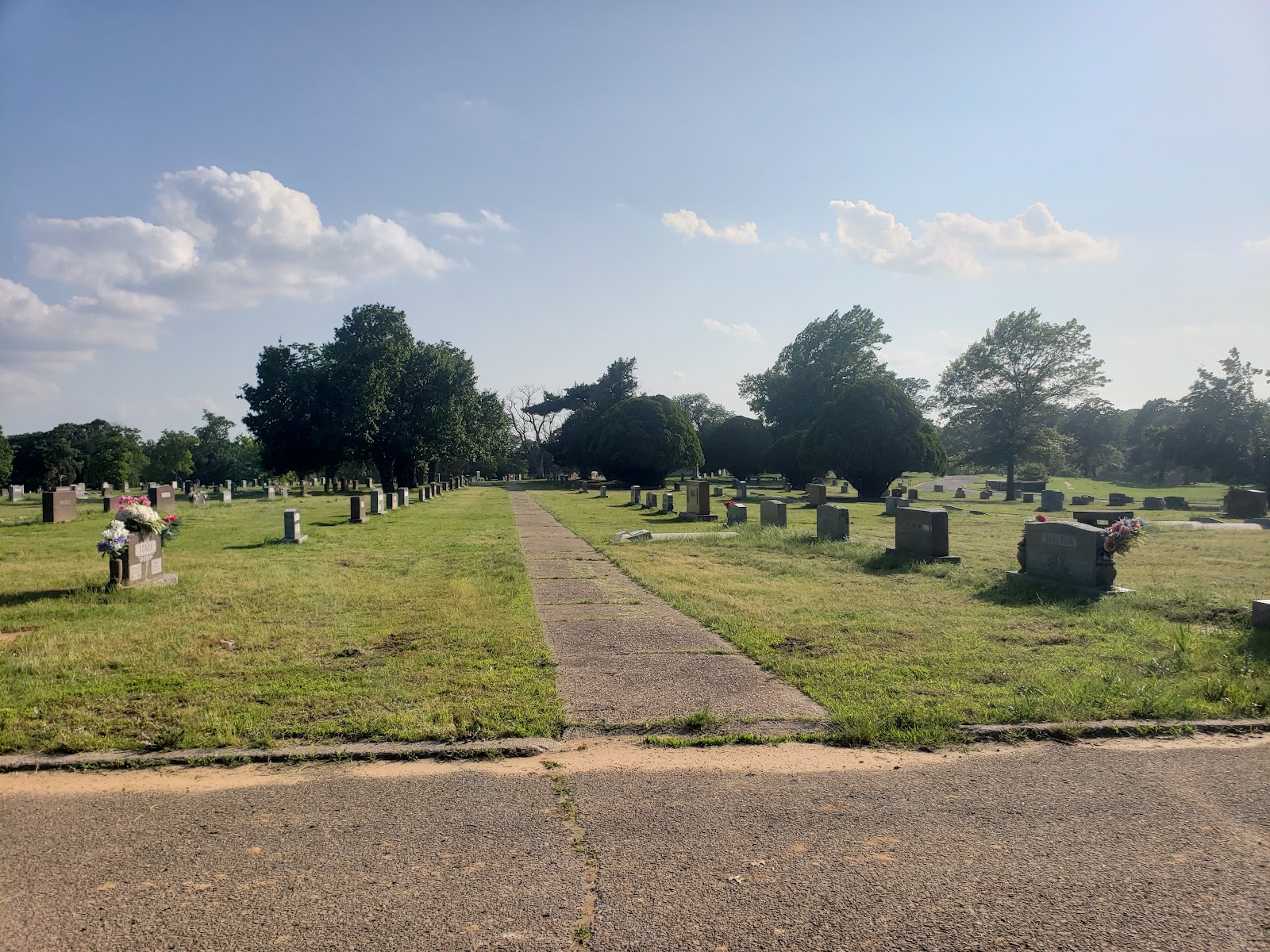 Okmulgee Cemetery headstone and grounds
