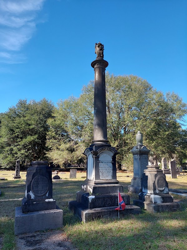 Old Live Oak Cemetery grounds