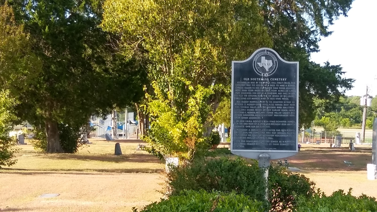 Old Southland Cemetery - Texas State Historical Marker cemetery grounds and headstones