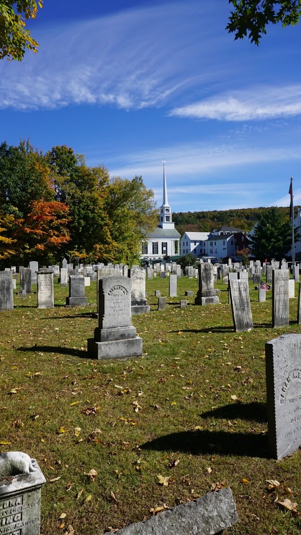 Old Yard Cemetery grounds