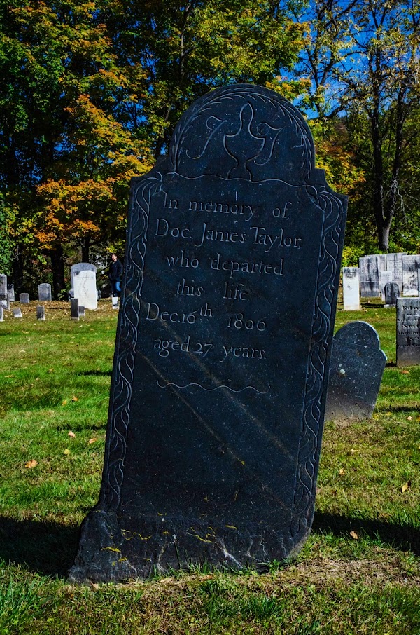 Old Yard Cemetery grounds