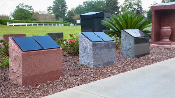 Oleander Memorial Gardens grounds