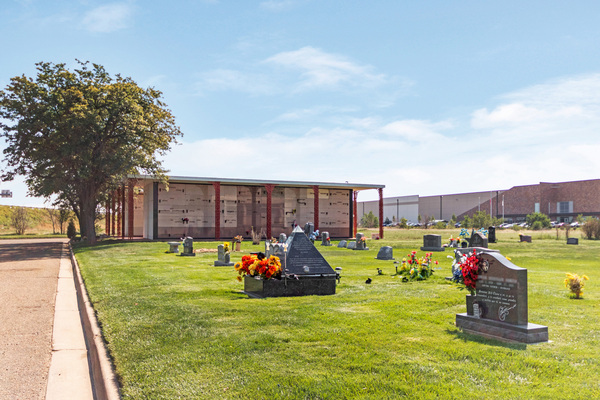 Olinger Eastlawn Cemetery grounds
