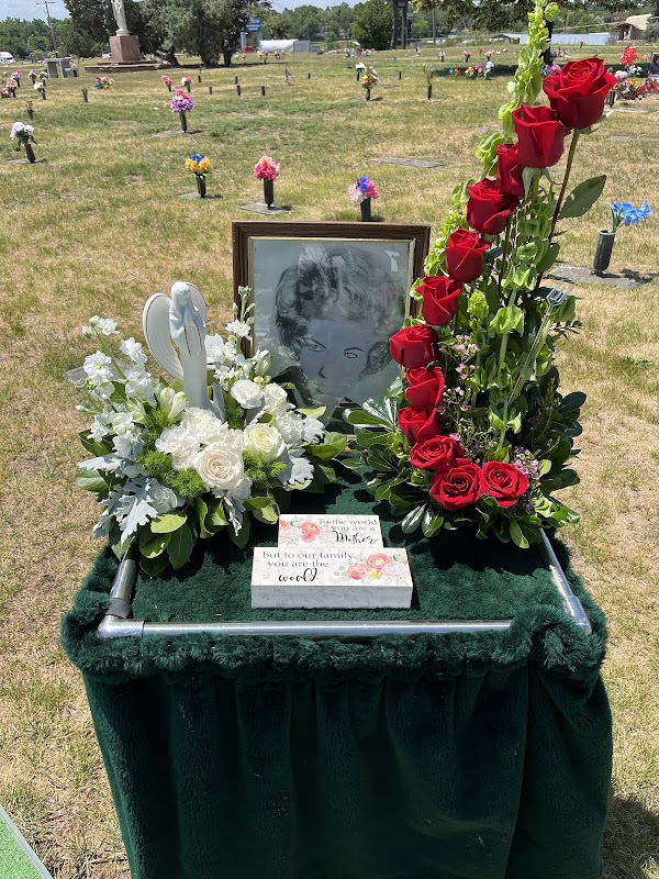 Olinger Funeral, Cremation & Cemetery - Highland grounds