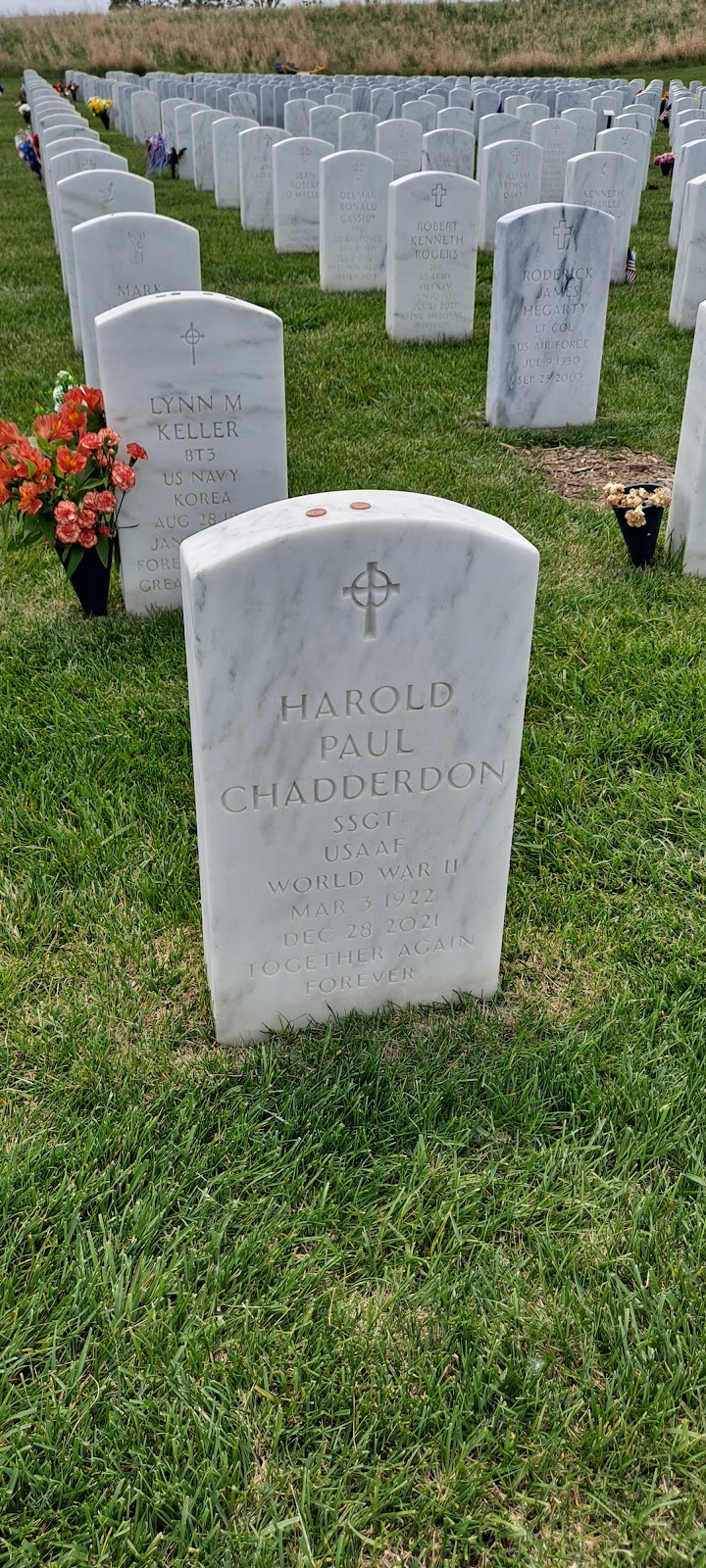 Omaha National Cemetery cemetery grounds and headstones