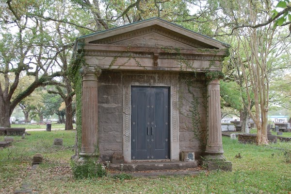 Orange Grove & Graceland grounds