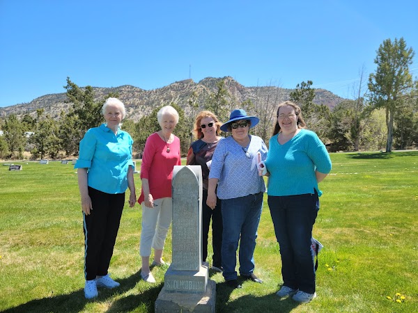 Orderville Cemetery grounds