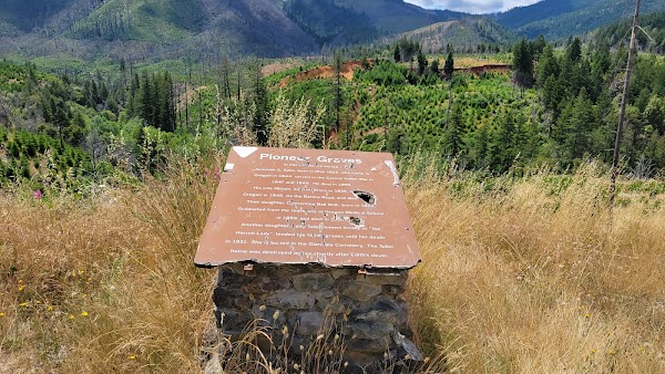 Oregon Pioneer Gravesite grounds