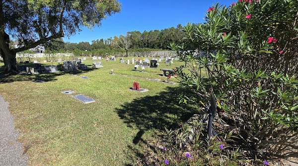 Orlando Memorial Gardens grounds