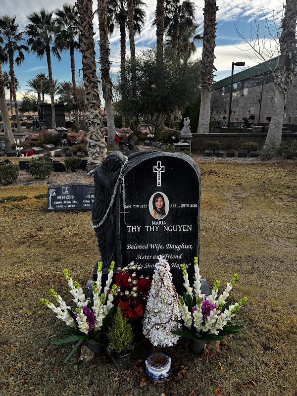 Palm Eastern Mortuary & Cemetery grounds