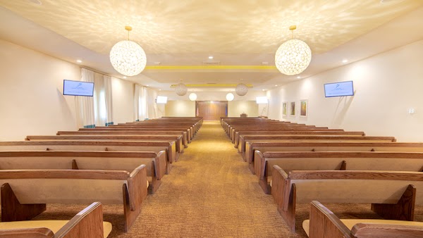 Palm Eastern Mortuary & Cemetery grounds