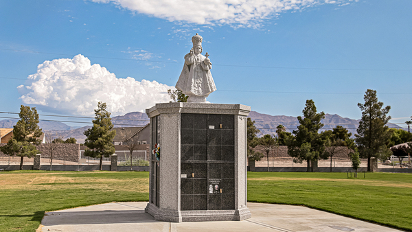 Palm Northwest Mortuary & Cemetery cemetery grounds and headstones