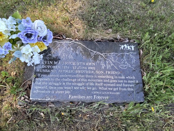 Palmer Pioneer Cemetery grounds