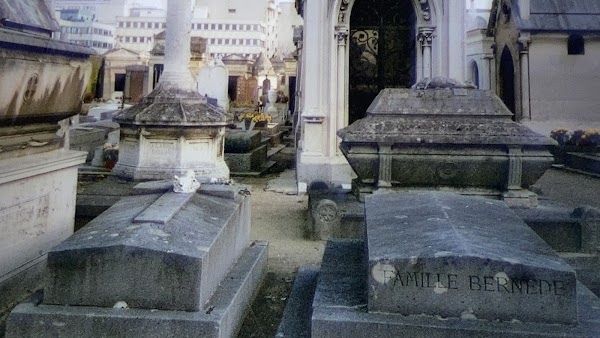 Paris Cemetery grounds