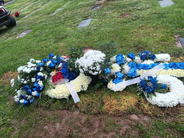 Park Lawn Cemetery grounds