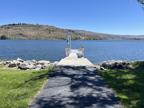 Pateros Memorial Park grounds