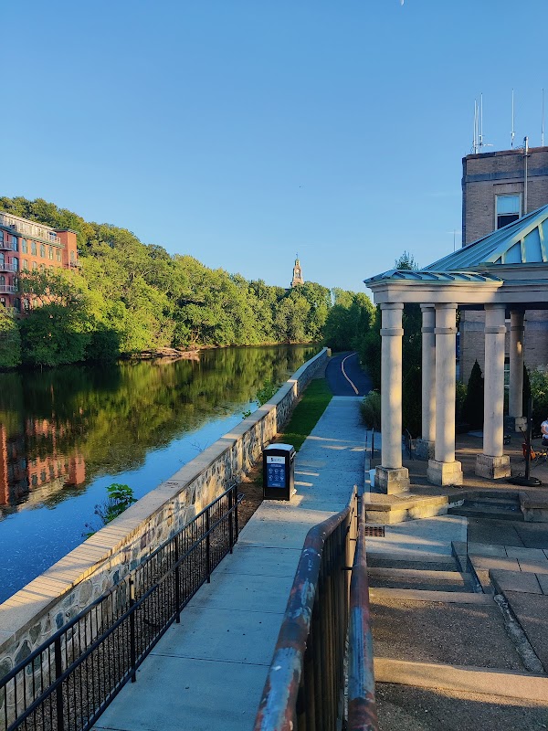 Pawtucket Veterans Memorial Park grounds