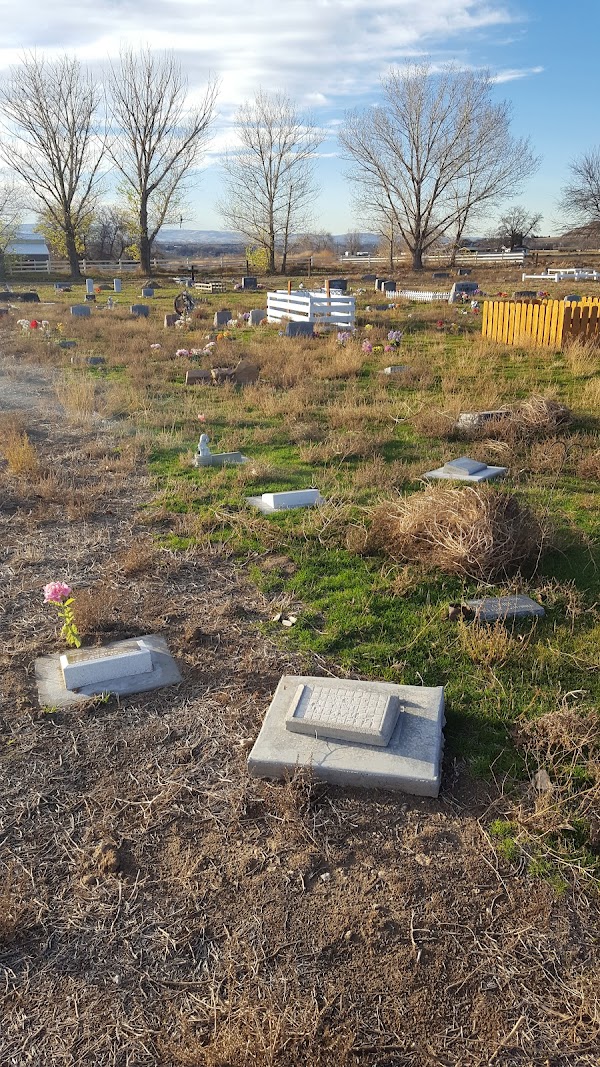 Peaceful Valley Cemetery grounds