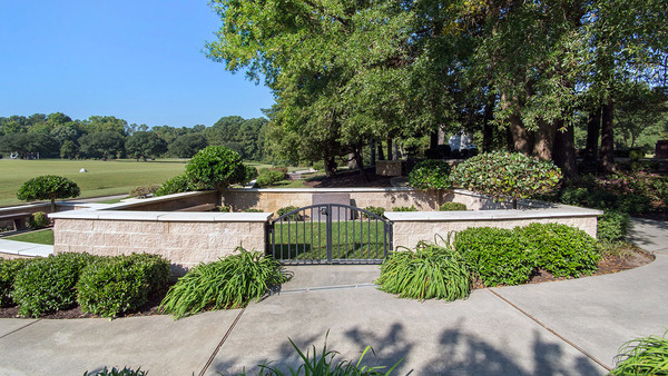 Peninsula Memorial Park grounds