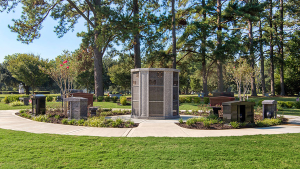 Peninsula Memorial Park grounds