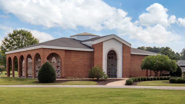 Peninsula Memorial Park grounds