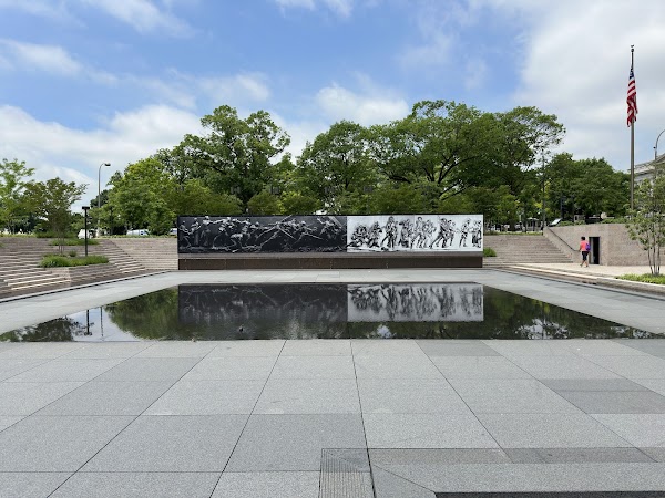 Pershing Park grounds