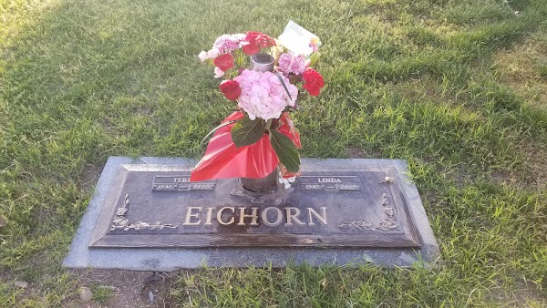 Phoenix Memorial Park & Mortuary grounds