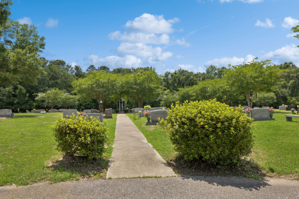 Pine Crest Cemetery West grounds
