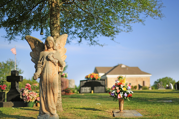 Pine Crest Cemetery West grounds