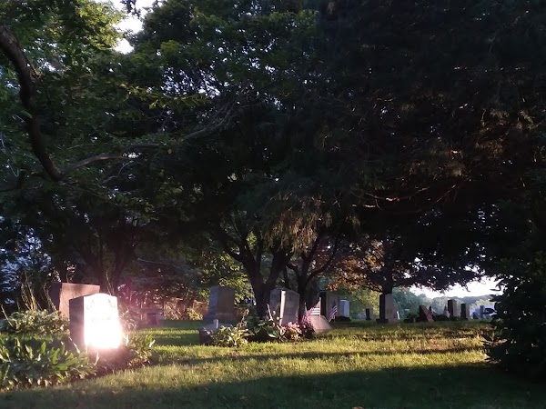 Pine Grove Cemetery grounds