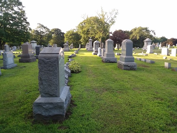 Pine Grove Cemetery grounds