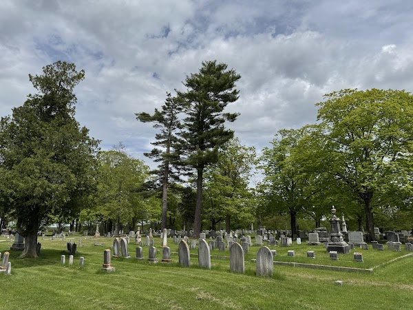 Pine Hill Cemetery grounds