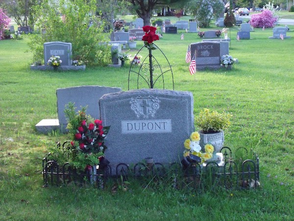 Pine Hill Cemetery grounds