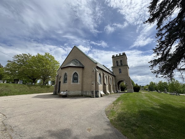 Pine Hill Cemetery grounds