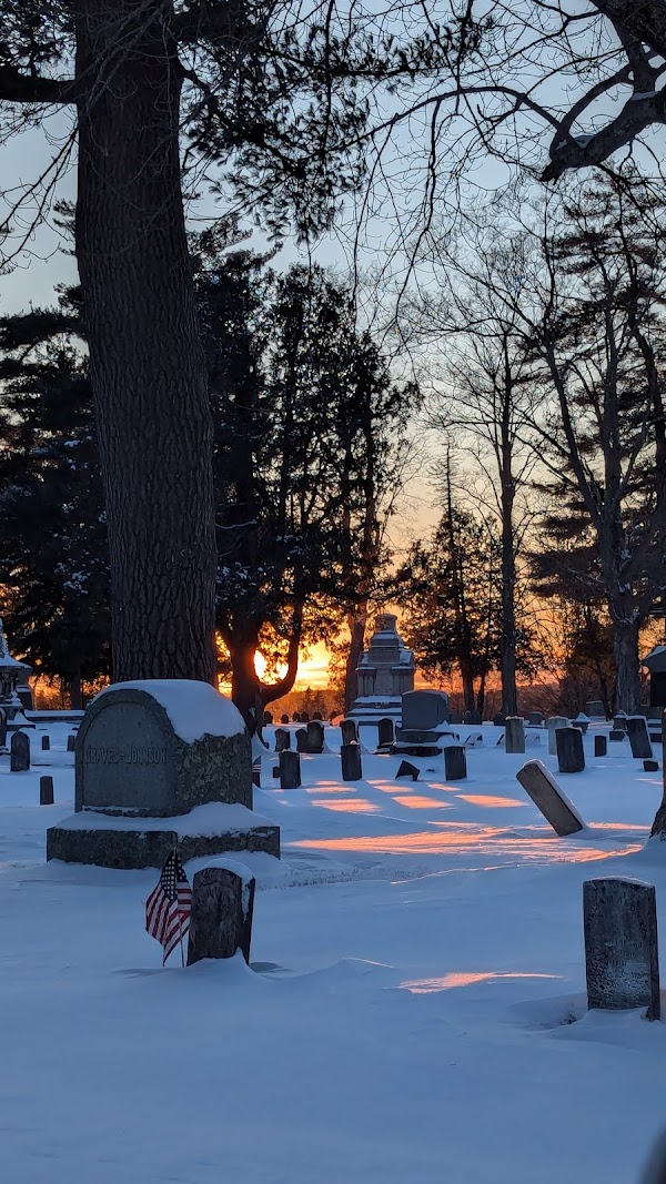 Pine Hill Cemetery grounds