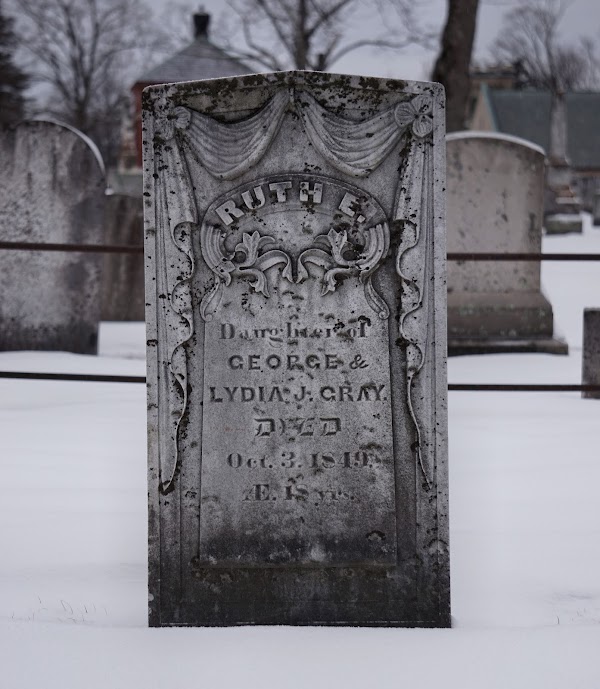 Pine Hill Cemetery grounds