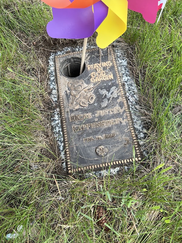 Pine Lawn Memorial Park grounds
