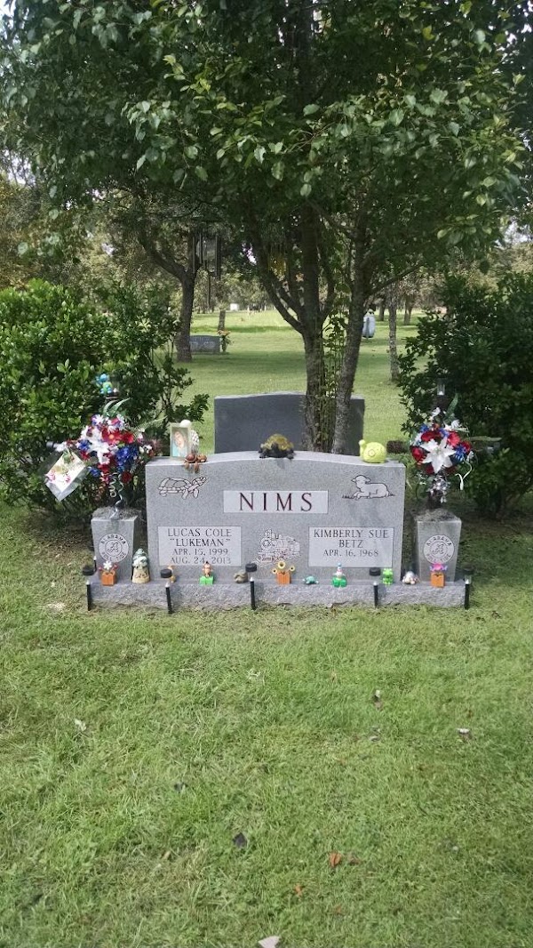 Pine Rest Cemetery grounds