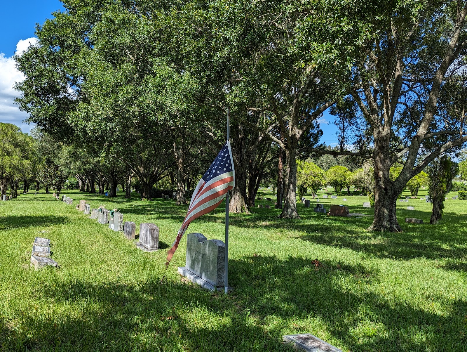 Pinecrest Cemetery cemetery grounds and headstones
