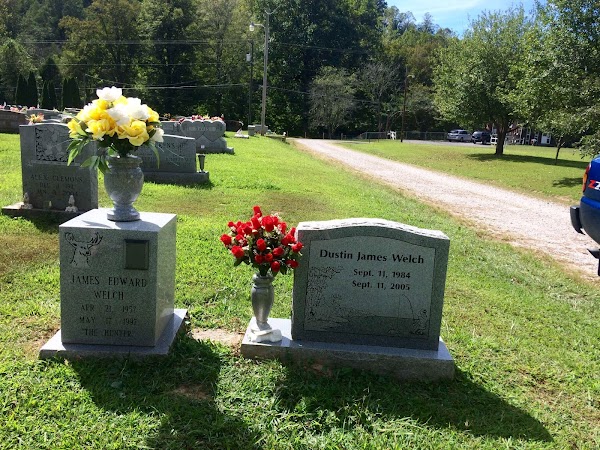 Pineview Cemetery grounds