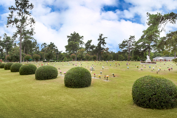 Pineview Memorial Gardens grounds