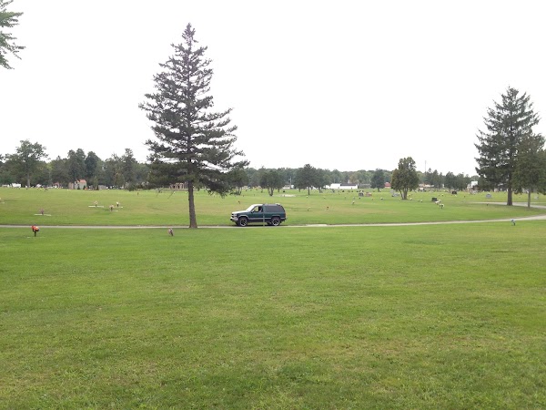 Pineview Memorial Park grounds